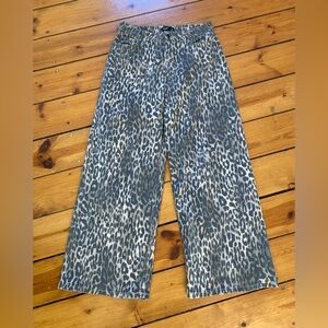 Simply Vera wide leg cheetah print denim Pants size 6